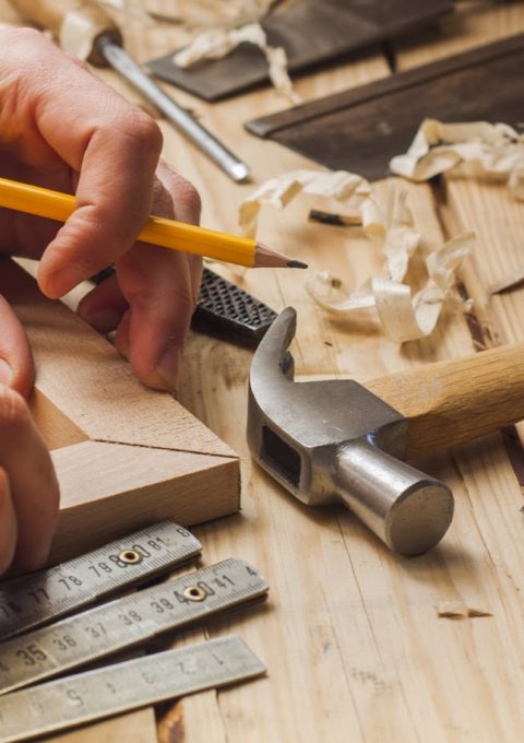 نجار في العين نجار في العين